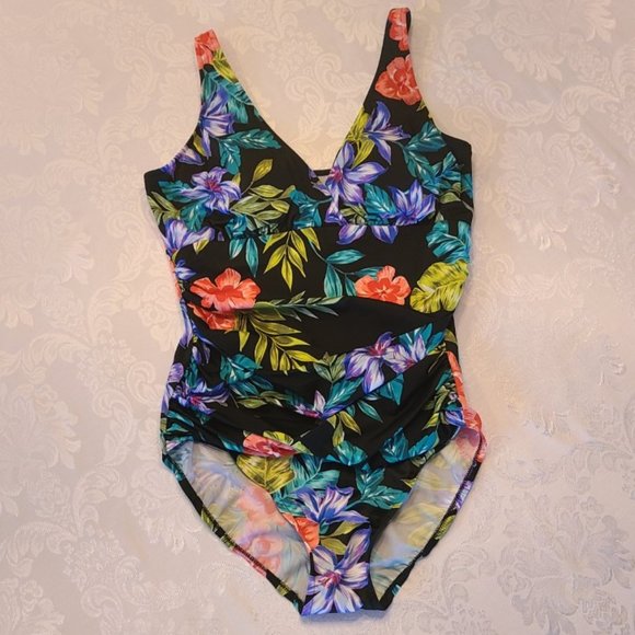 Ruby Ribbon Figi Swimsuit #1602 - Picture 5 of 10